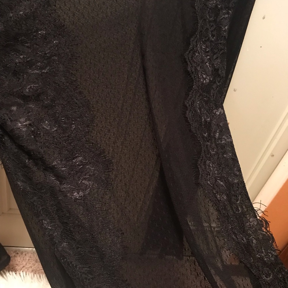 Sheer blouse - Picture 2 of 3